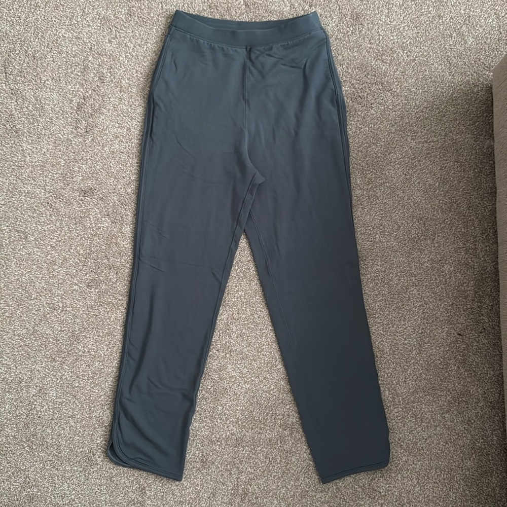NWOT Lululemon steel gray yoga pants with pockets sz 4